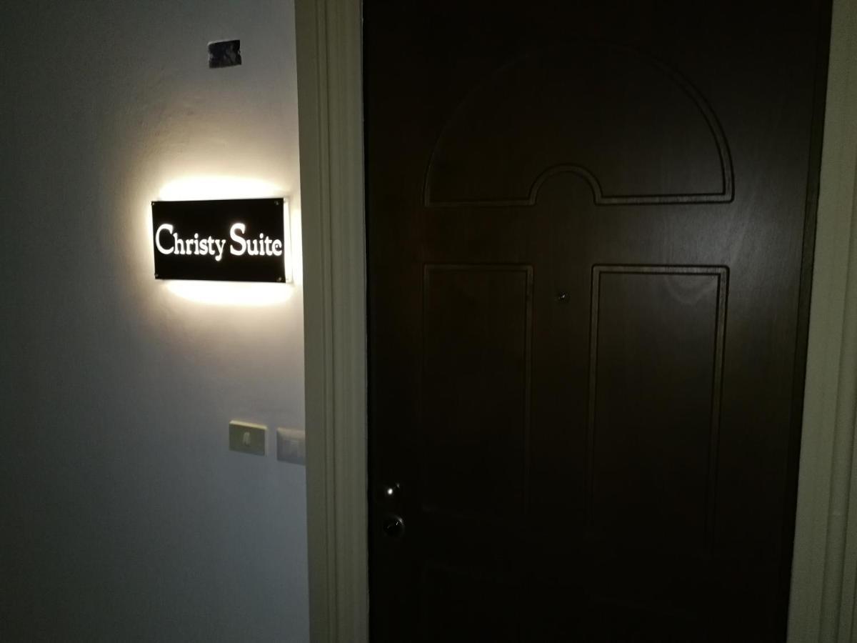 Christy Suite Elegante Appartamento Nel Centro Storico Di אנזיו מראה חיצוני תמונה