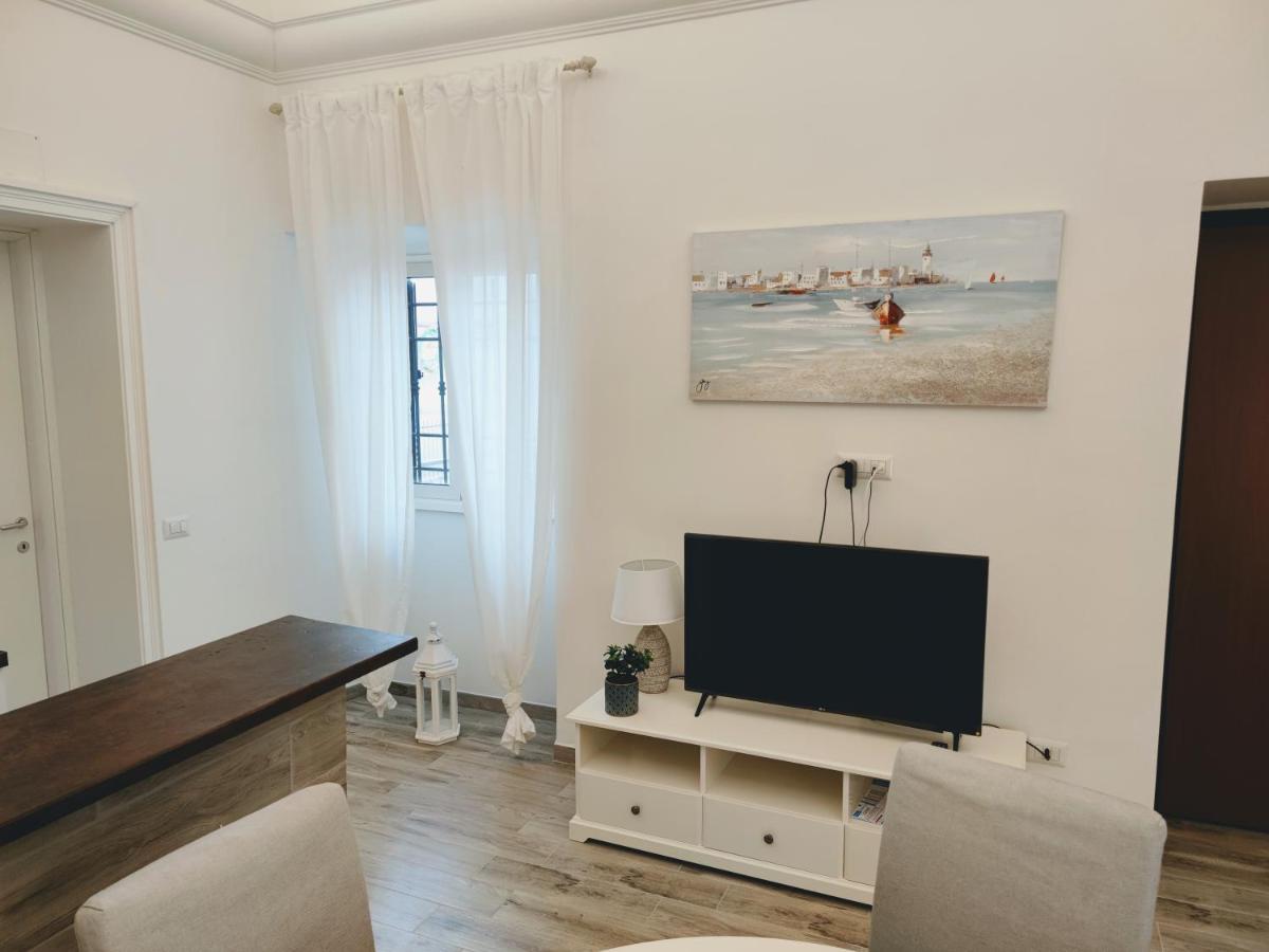 Christy Suite Elegante Appartamento Nel Centro Storico Di אנזיו מראה חיצוני תמונה
